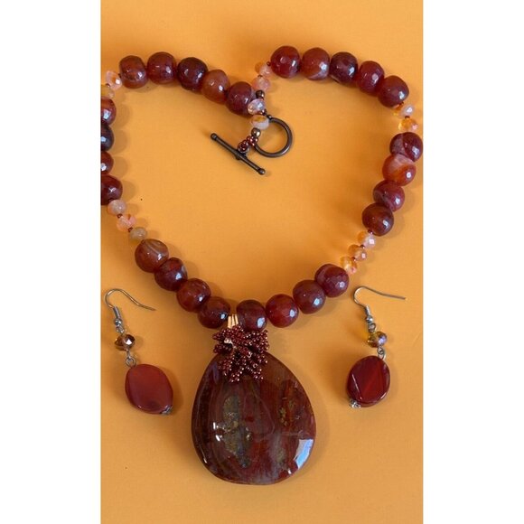 Gorgeous Carnelian Pendant on Carnlian and Orca Agate Strand Necklace w/Earrings - Picture 9 of 13